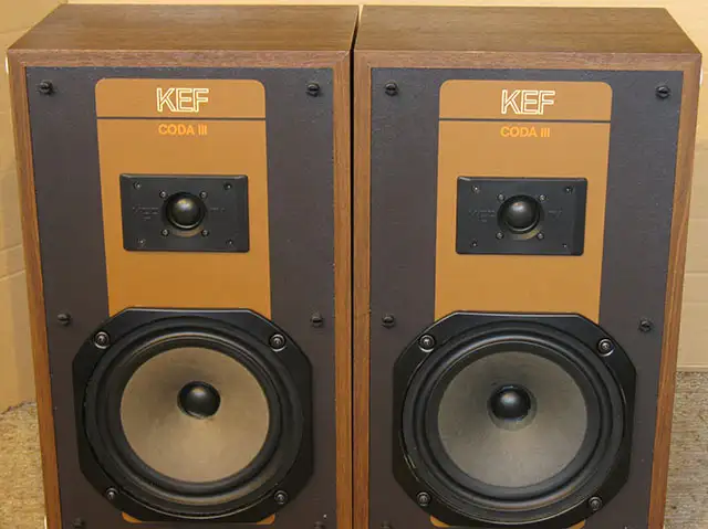 Полочная акустика KEF Coda III